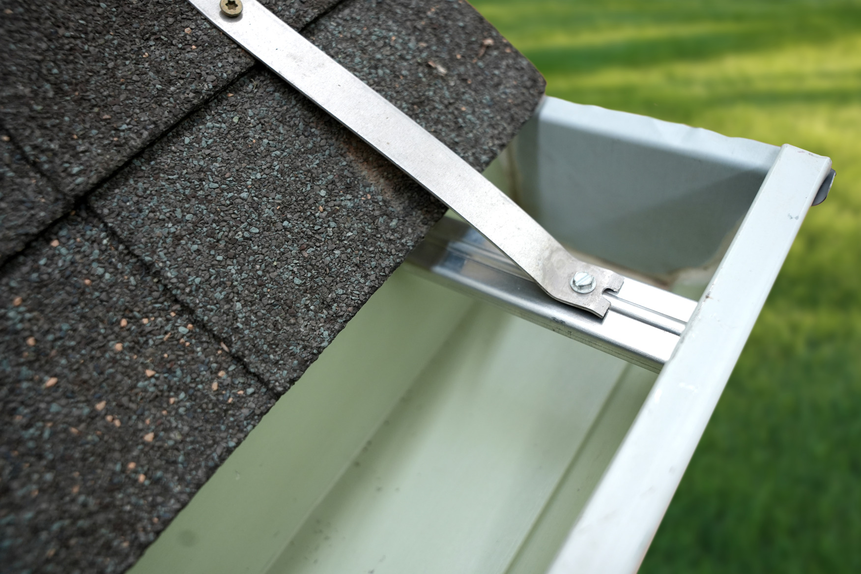 The Only Solution for Angled Fascia Gutters | Prater Brackets